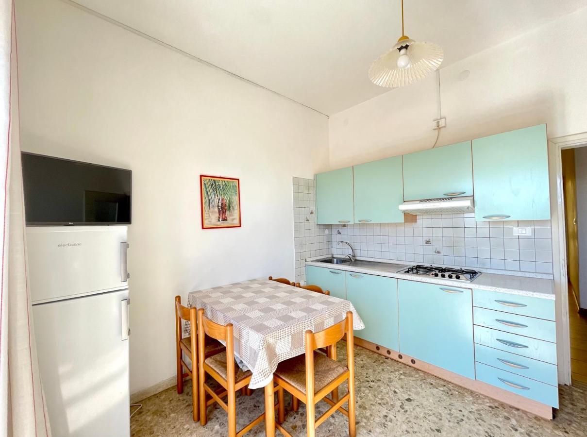 Villa Fronte Mare-Carraro Immobiliare Jesolo - Family Apartments Exterior foto
