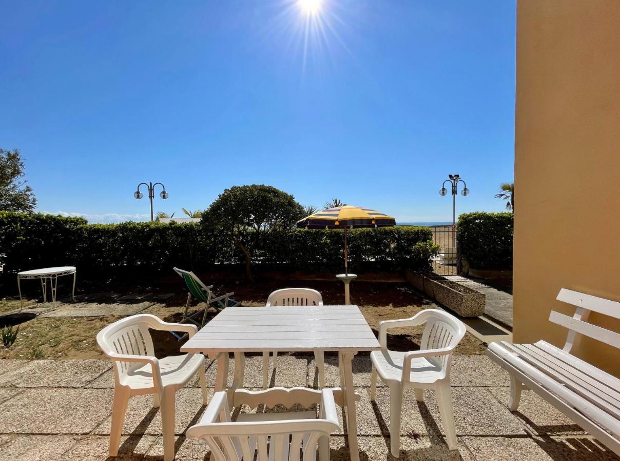 Villa Fronte Mare-Carraro Immobiliare Jesolo - Family Apartments Exterior foto